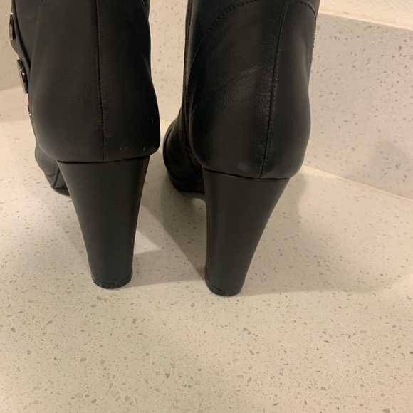 Hot topic Dark coven button booties size 10 - Picture 4 of 6